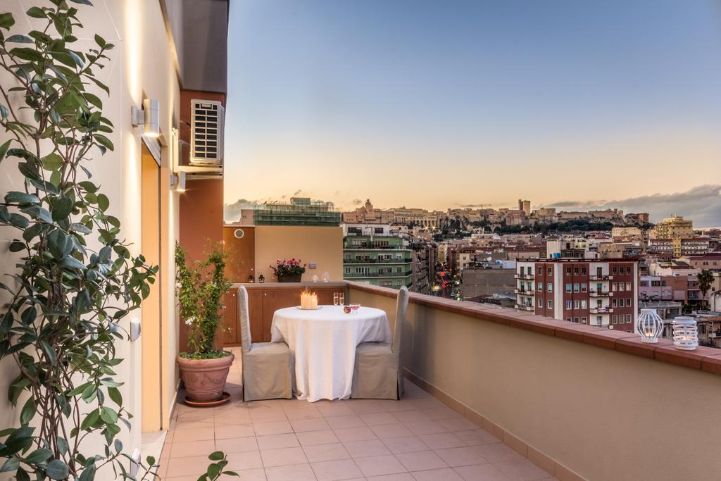 Elafi Penthouse Appartamento Cagliari Esterno foto