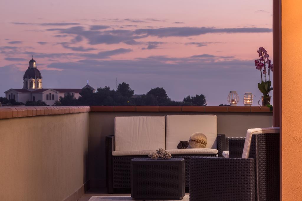 Elafi Penthouse Appartamento Cagliari Esterno foto