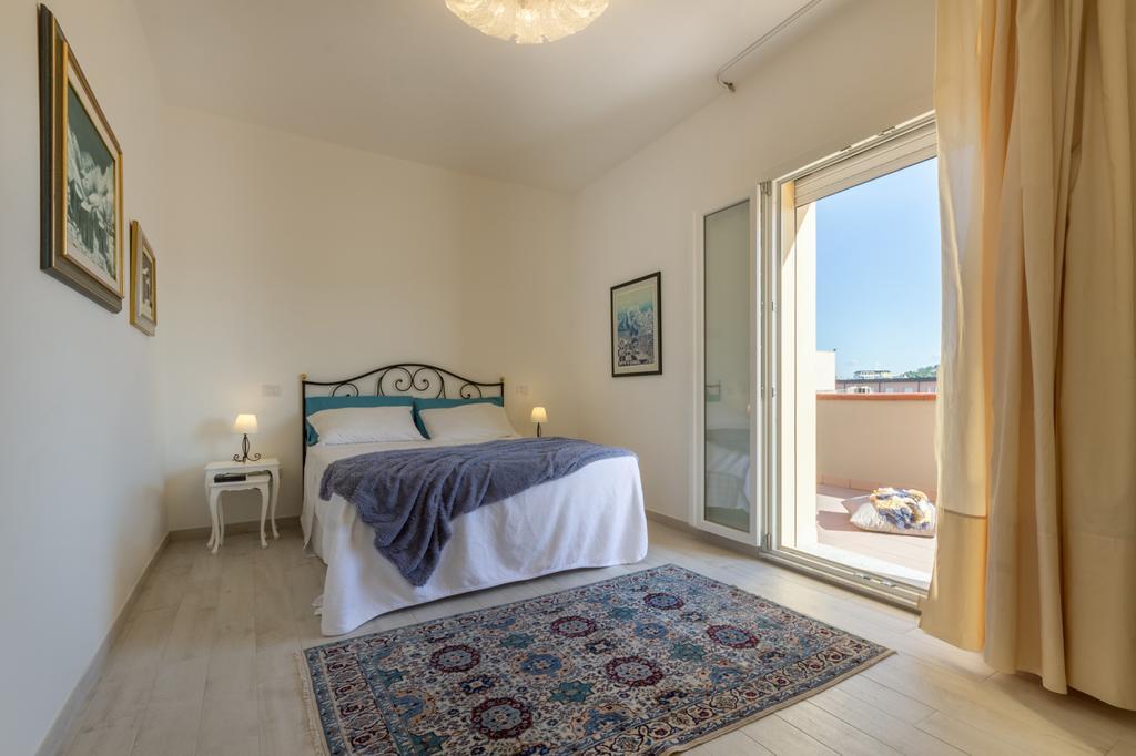 Elafi Penthouse Appartamento Cagliari Esterno foto