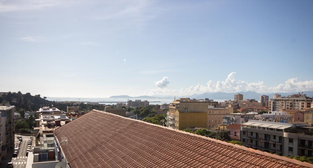 Elafi Penthouse Appartamento Cagliari Esterno foto